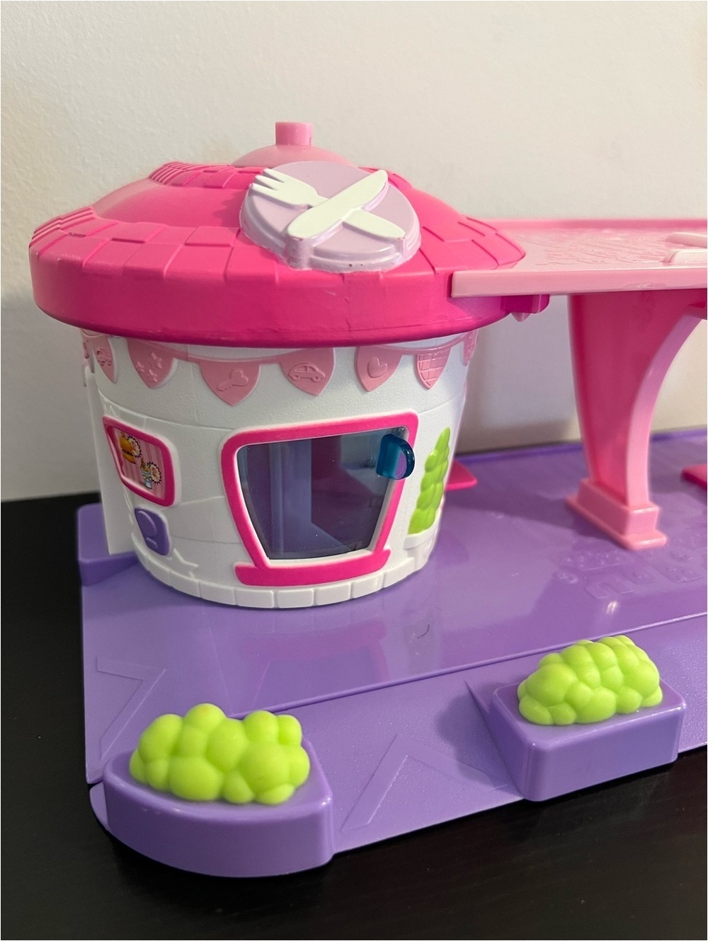 Cutie Cars Ice Cream Shop Playset Pink Purple Mini Garage Toy - Picture 2 of 8